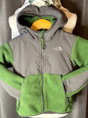 Boy's The North Face Hooded Fleece Zip-Up | Size 3T